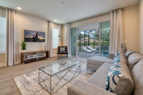 Spacious New Modern Retreat